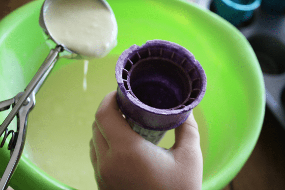 Filling Ice cream cupcakes | CatchMyParty.com