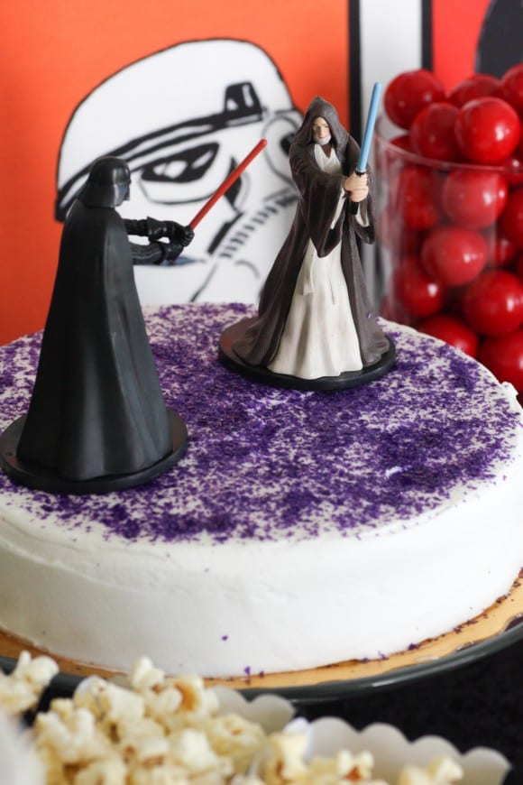 Star Wars Cake | CatchMyParty.com
