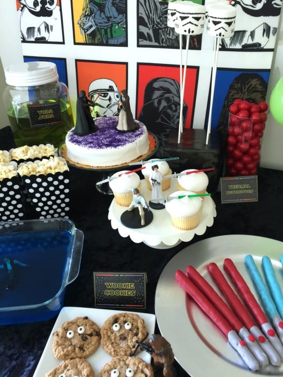 Star Wars dessert table | CatchMyParty.com