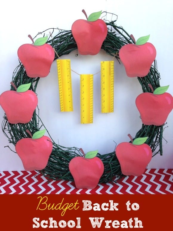 Back to school apple wreath | CatchMyParty.com