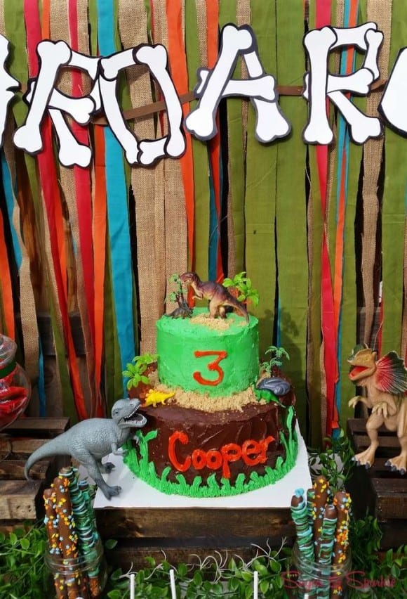 Dinosaur Birthday Cake with Plastic Dinosaurs | CatchMyParty.com