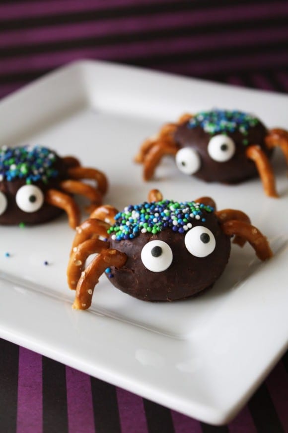 Halloween Donut Spider Treats | CatchMyParty.com