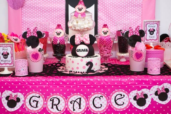 Minnie Mouse Dessert Table and Cake | CatchMyParty.com