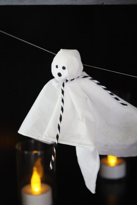 Tissue Ghost Garland | CatchMyParty.com