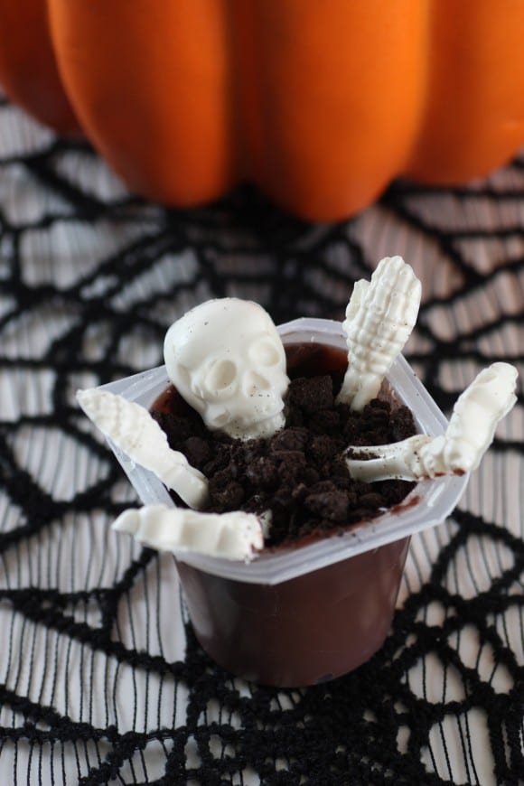  Easy Halloween Skeleton Pudding Cups | CatchMyParty.com