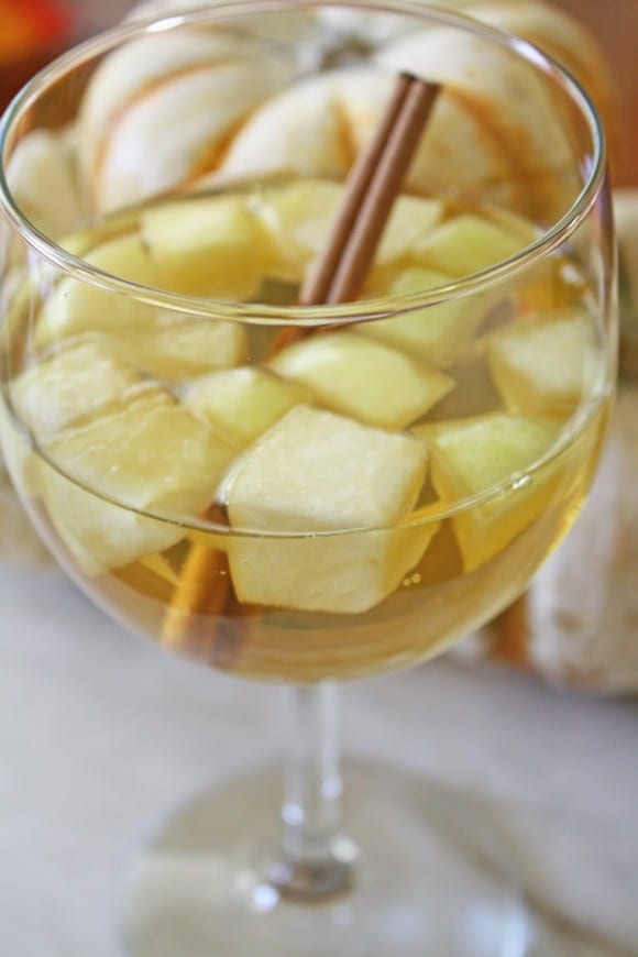 Caramel Apple Sangria for Thanksgiving | CatchMyParty.com