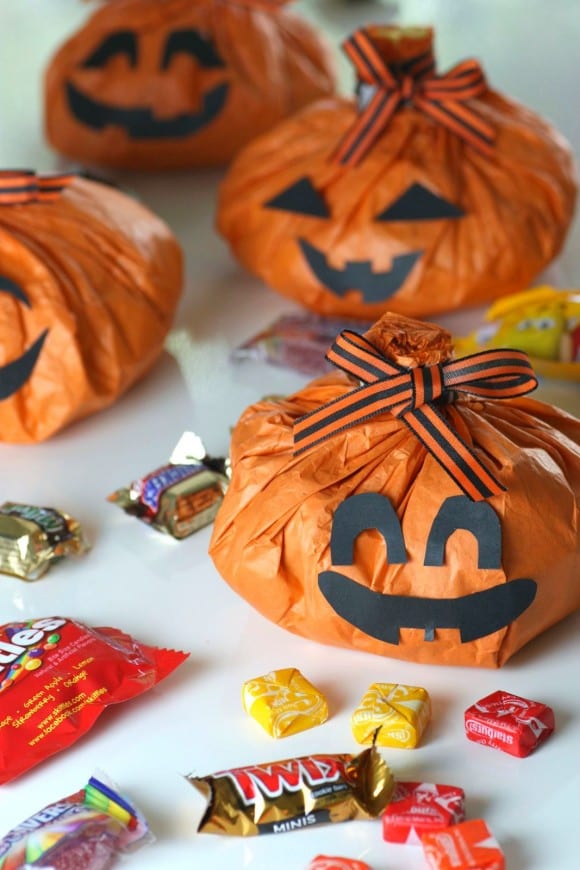 tissue-paper-pumkin-treat-bag-craft1