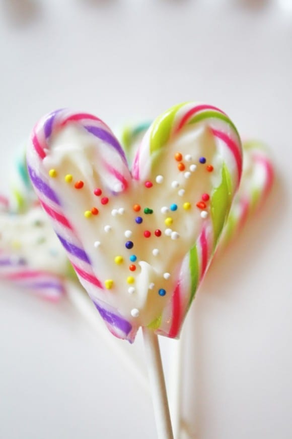 Holiday Candy Cane Lollipops | CatchMyParty.com