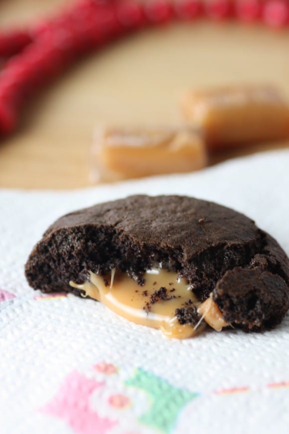 easy-caramel-chocolate-crinkle-cookie-recipe-77