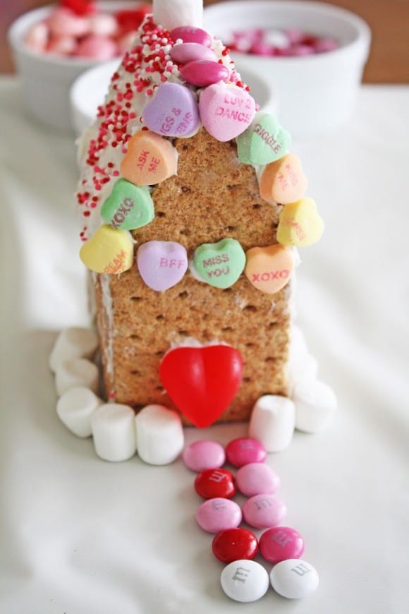 Valentine's Day candy house DIY | CatchMyParty.com