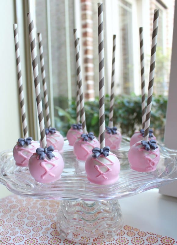 Ballerina cake pops | CatchMyParty.com