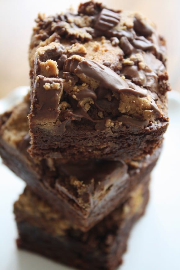 Easy Reese's Peanut Butter Cup Brownies | CatchMyParty.com