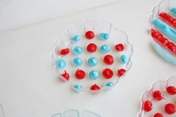 Making July 4th Chocolate Oreos | CatchMyParty.com