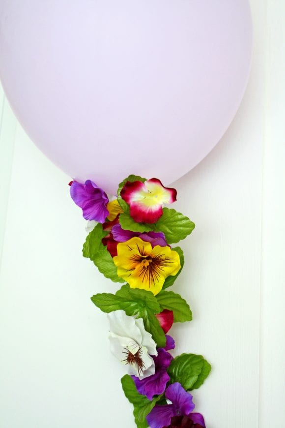 Flower Balloon Garland | CatchMyParty.com