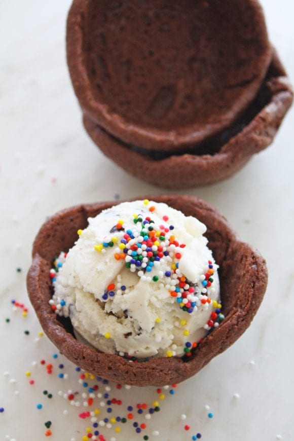 Sprinkled ice cream in the cookie bowl | CatchMyParty.com