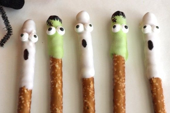 Ghost and Frankenstein Pretzels | CatchMyParty.com