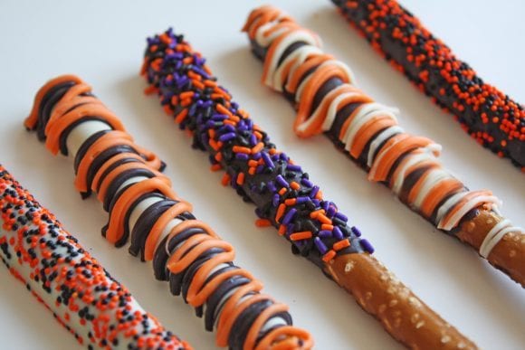 Halloween Pretzel Rods | CatchMyParty.com