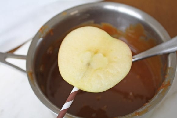 Apple slice on a straw | CatchMyParty.com