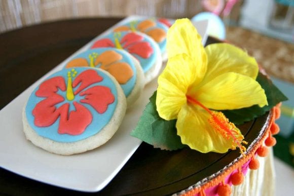 Hibiscus Moana inspired cookies | CatchMyParty.com