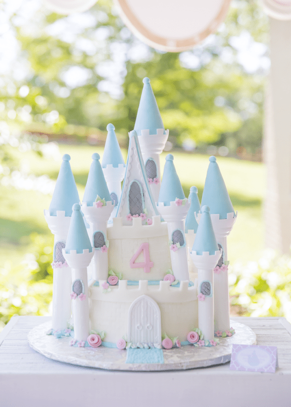 Cinderella Birthday Cake | CatchMyParty.com