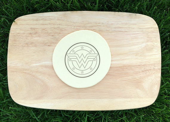 Wonder Woman Cookie Cutter | CatchMyParty.com