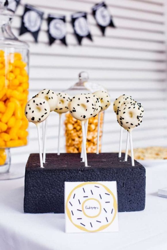 Donuts Cake Pops | CatchMyParty.com