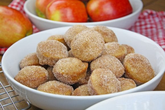 Yummy baked donut holes | CatchMyParty.com