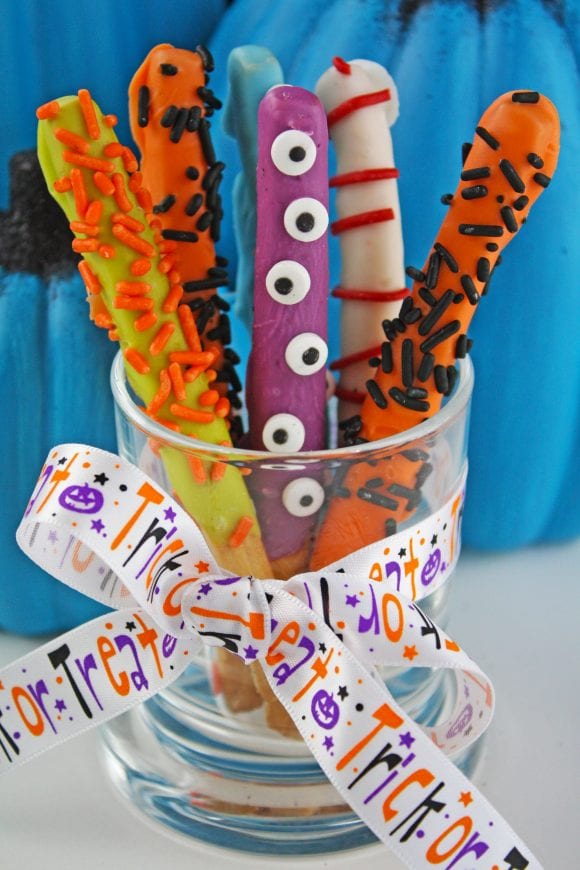 Halloween Pocky Food Craft | CatchMyParty.com