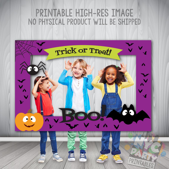 Halloween photo booth frame | CatchMyParty.com