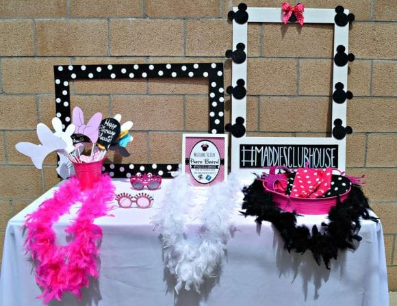 A bunch Minnie Mouse Photo Booth Props and frames