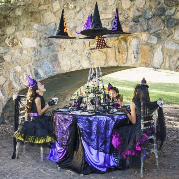 Halloween Table Settings| CatchMyParty.com