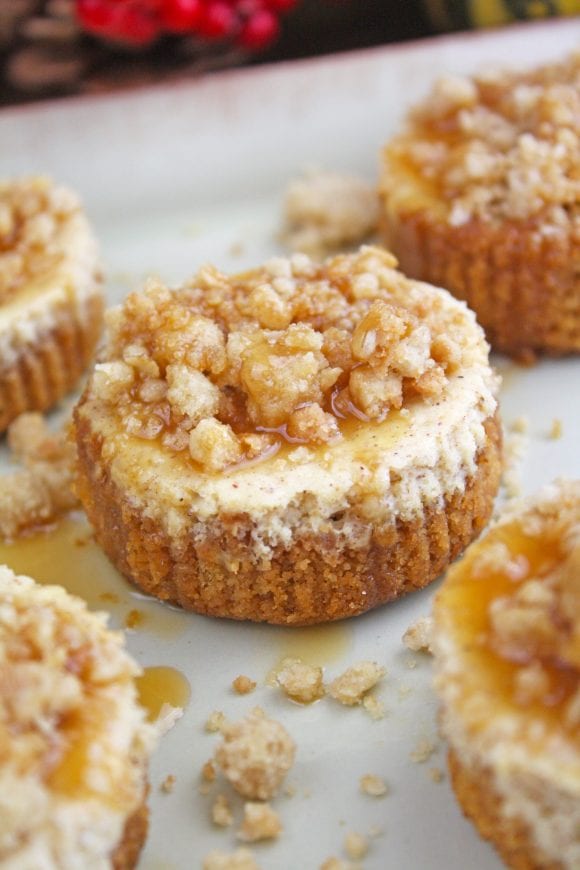 So delicious mini apple pie cheesecake | CatchMyParty.com