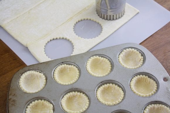 Press the circles in the muffin pan | CatchMyParty.com