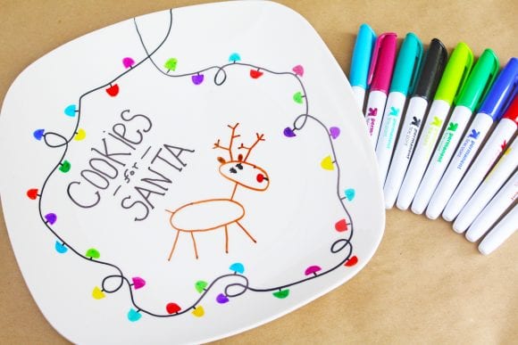 Decorate the plate with personalized designs | CatchMyParty.com