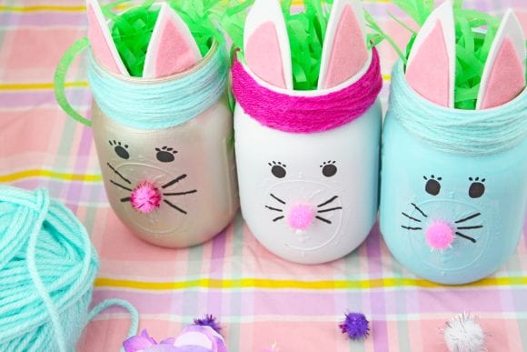 Painted mason jar Easter bunny DIY | CatchMyParty.com