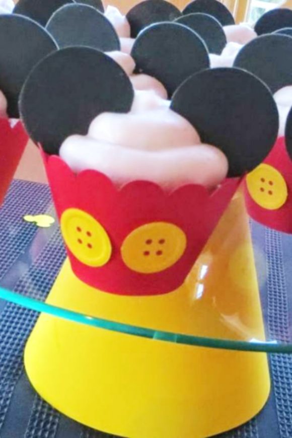 Mickey Mouse Cupcakes | CatchMyParty.com
