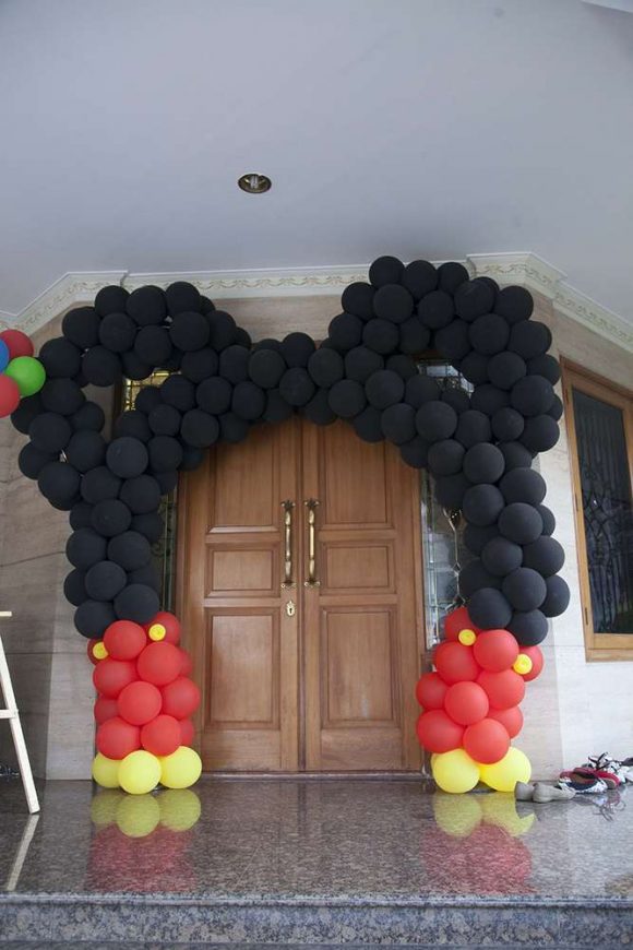 Mickey Mouse Decorations | CatchMyParty.com