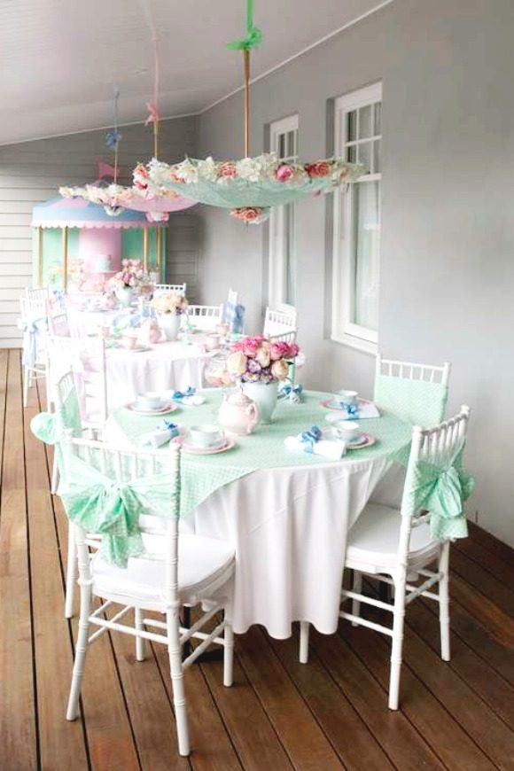 Mary Poppins Table Settings | CatchMyParty.com