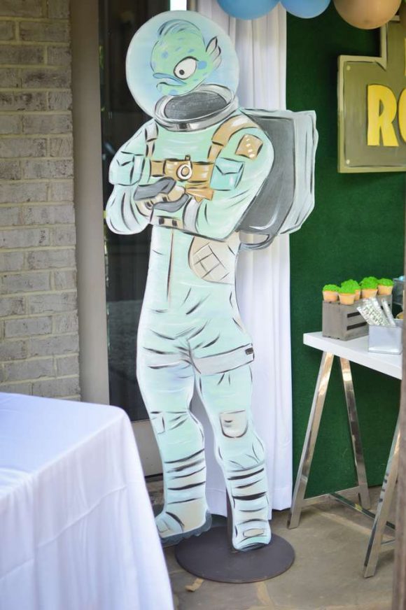 Fortnite Party Decorations | CatchMyParty.com