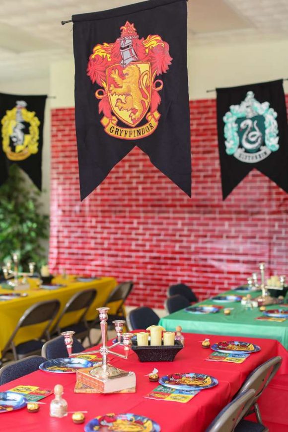 Harry Potter Birthday Party - Hogwarts | CatchMyParty.com
