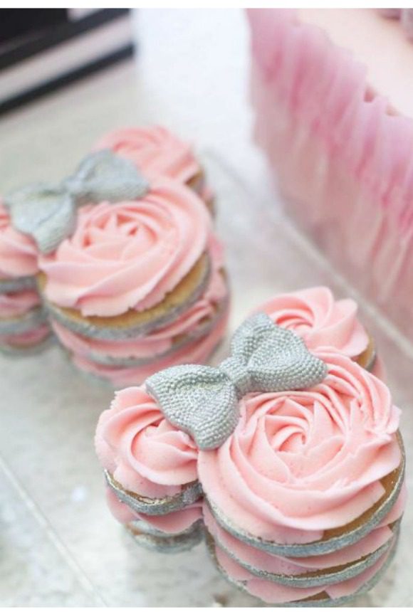 Pink and silver minnie Mouse Stacked cookies