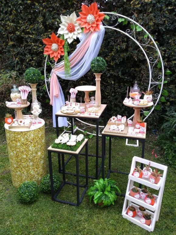 Garden themed 40th Birthday Party Theme | CatchMyParty.com Garden themed 40th Birthday Party