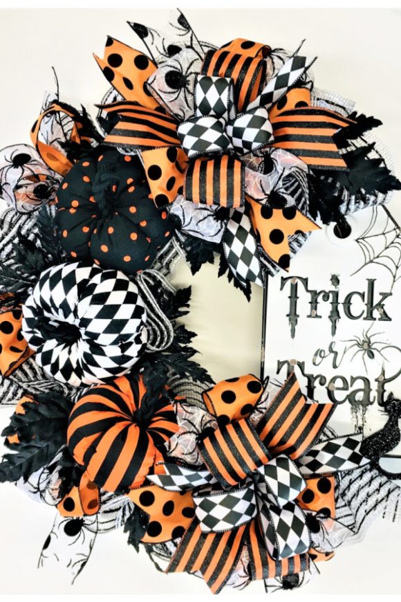 Halloween Trick or Treat Wreath
