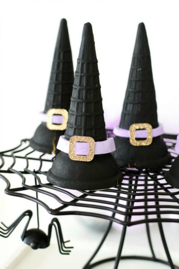 Spooky witch hat black ice cream cones