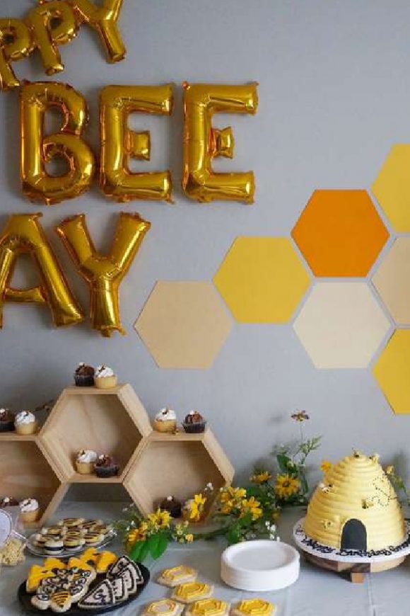 Bumble Bee 1st birthday party | CatchMyParty.com Bumble Bee 1st birthday party