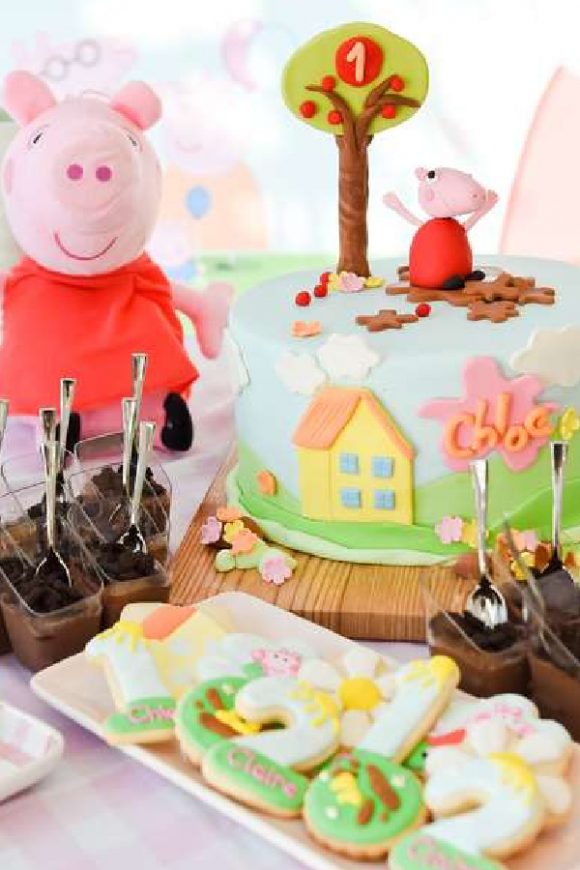 Peppa Pig 1st birthday party | CatchMyParty.com Peppa Pig 1st birthday party