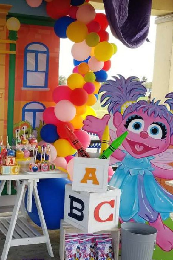 Sesame Street 1st birthday party | CatchMyParty.com Sesame Street 1st birthday party