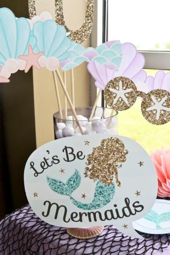 Mermaid Photo Booth Props | CatchMyParty.com Mermaid Photo Booth Props