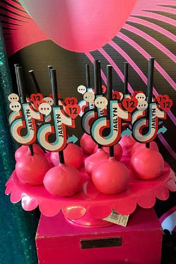 TikTok Cake Pops