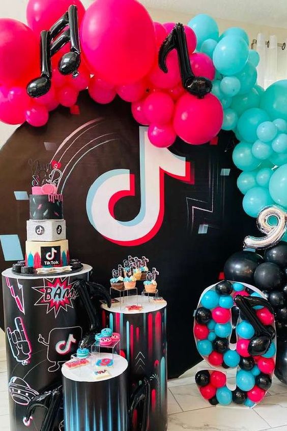 Musical TikTok Dessert Table